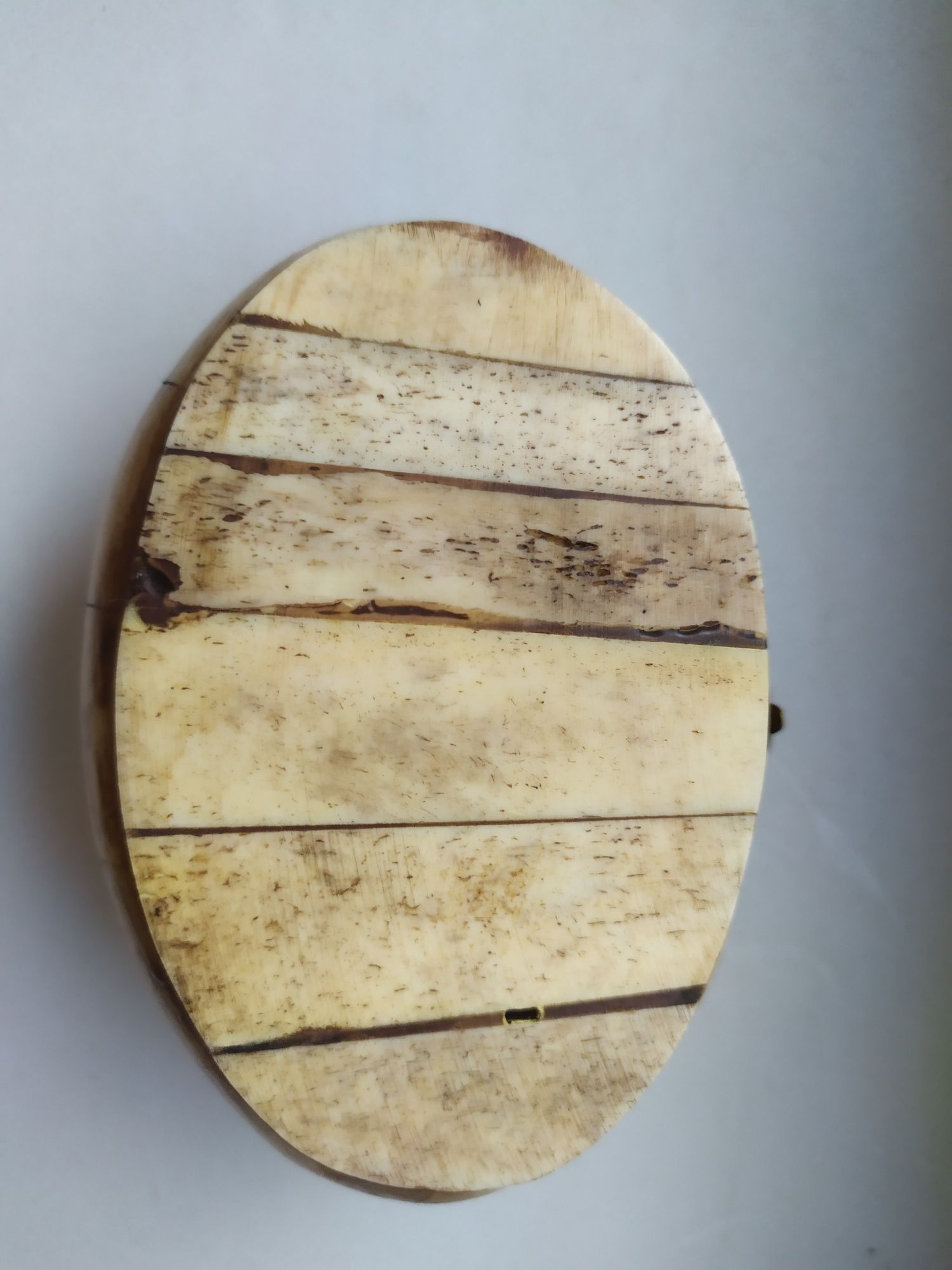 Шкатулка из кости
