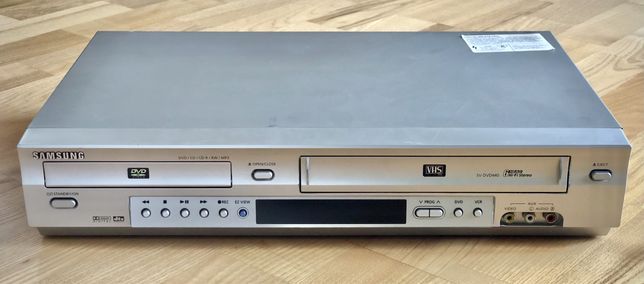 Rzadki combo odtwarzacz kaset VHS oraz DVD w jednym SAMSUNG SV-DVD440