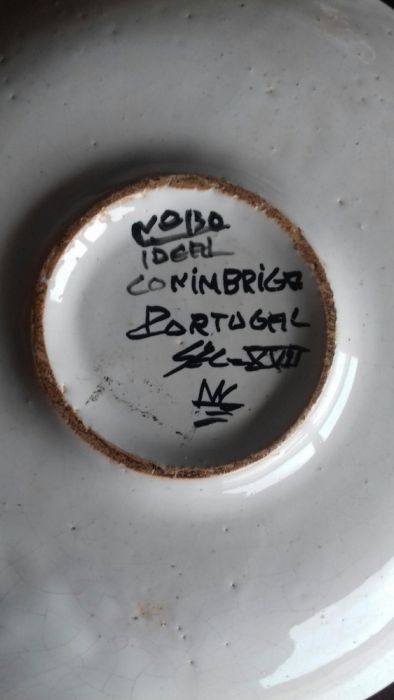 Conjunto de prato e taça de loiça de Conimbriga, pintado à mão