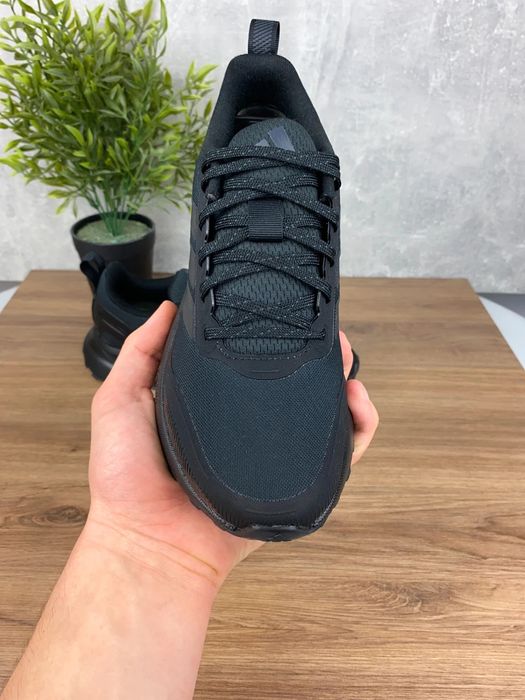 Buty damskie Adidas Runfalcon 5 r. 37,5 - lekkie czarne sneakersy