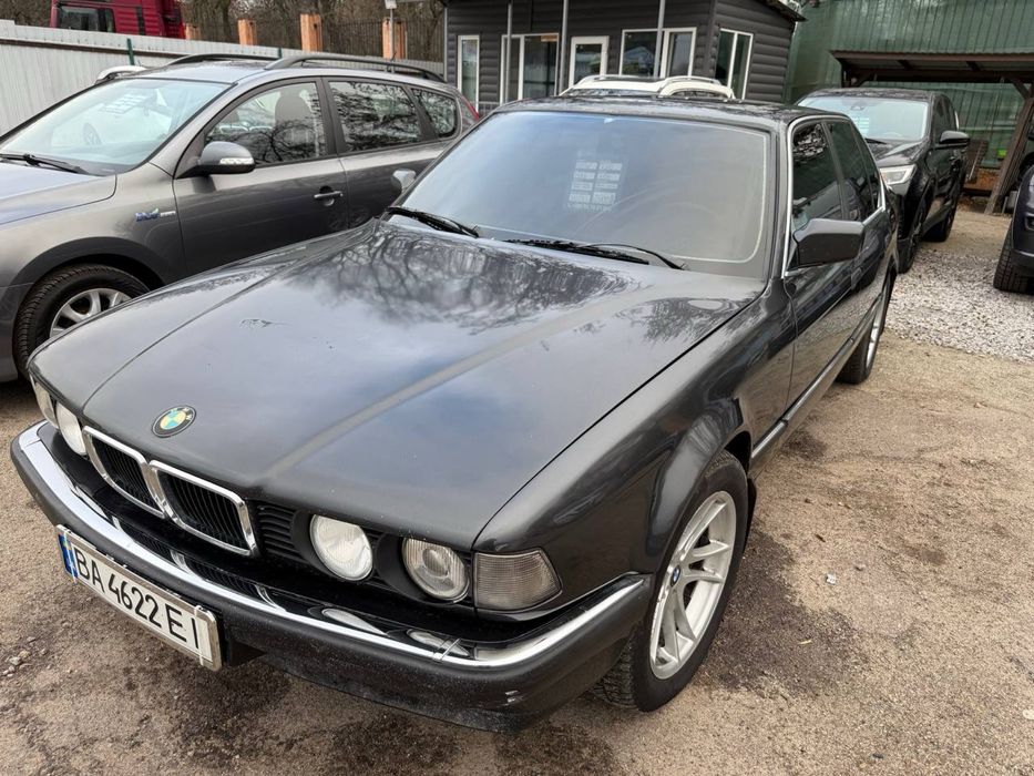BMW 7 Series  / 3 литра