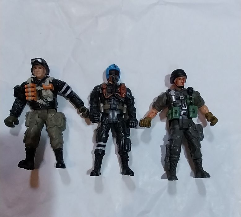 3 bonecos figuras de ação Chap Mei