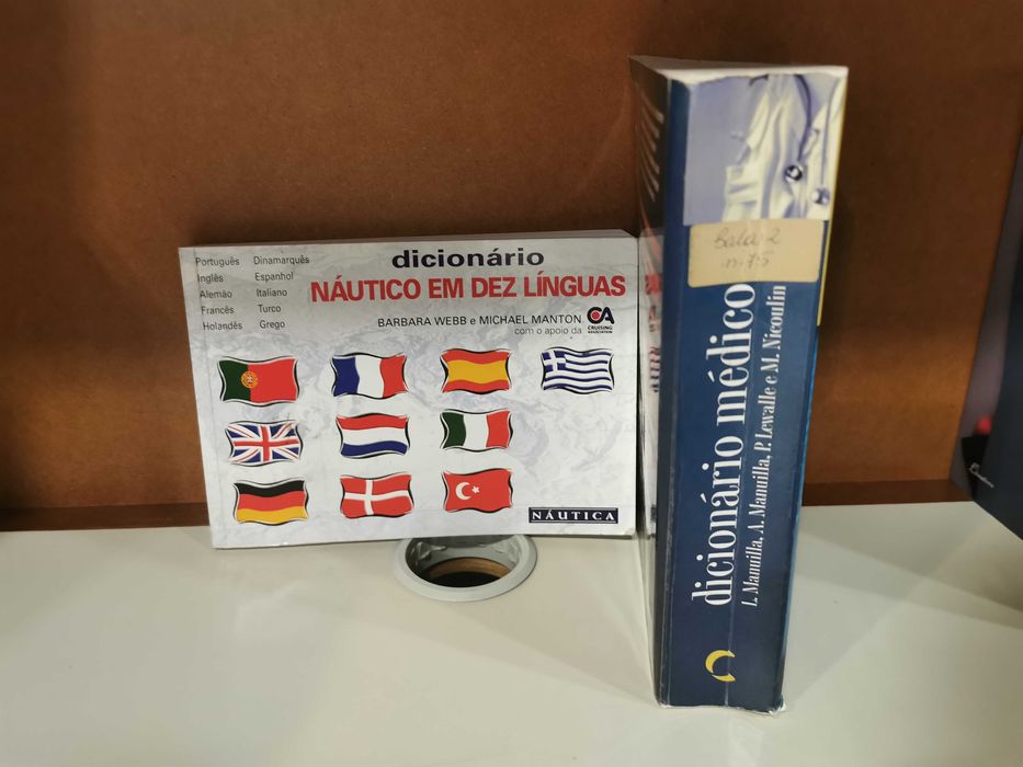 Dicionários / Livros