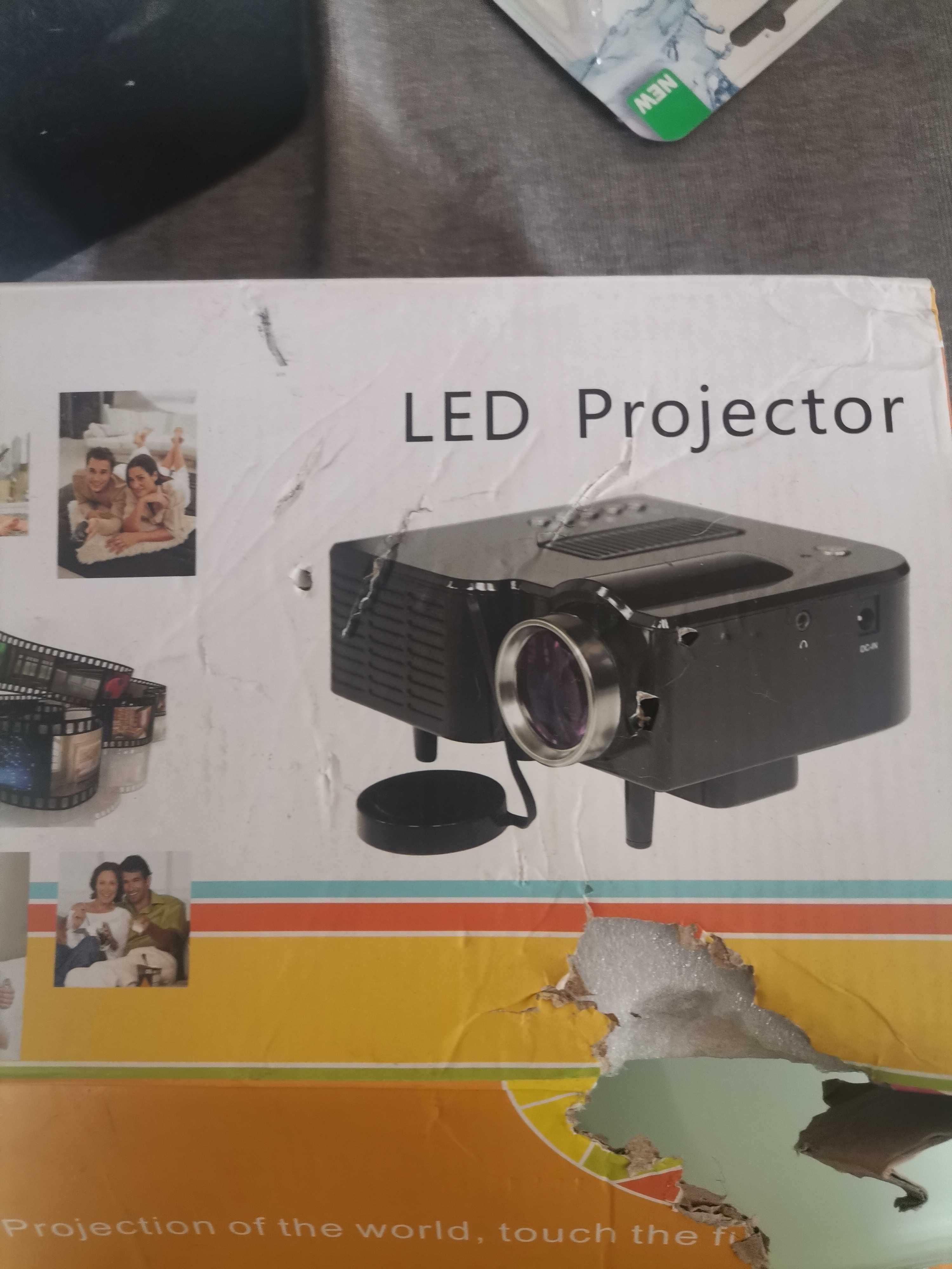 Projector  novo em caixa