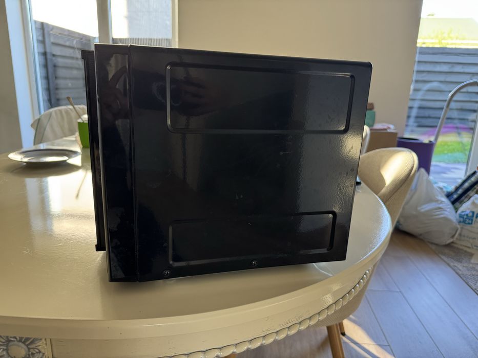 Мікрохвильова піч LG MS2042DB