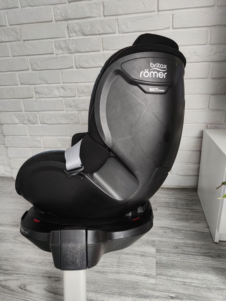 Britax Romer DUALFIX M i-SIZE | fotelik samochodowy