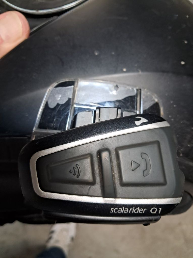 Capacete moto com sistema Cardo