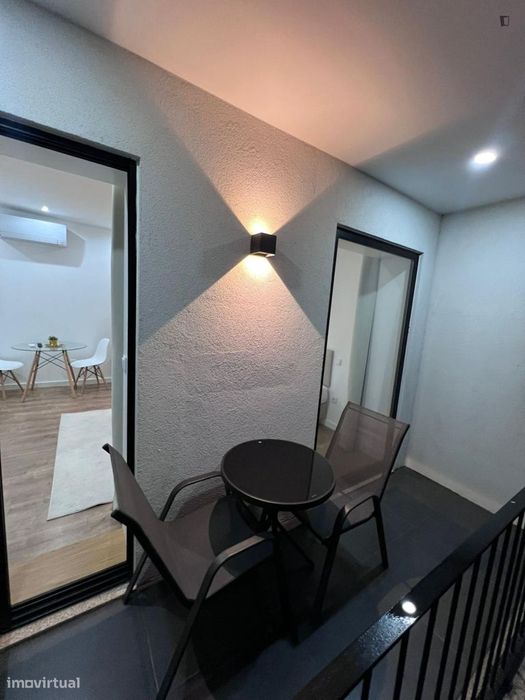 Estúdio - localizado em Paranhos Porto