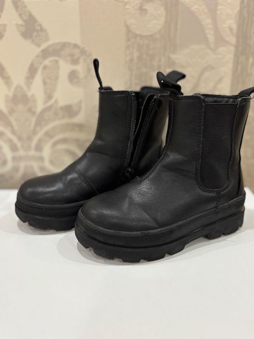 Продам черевики H&M