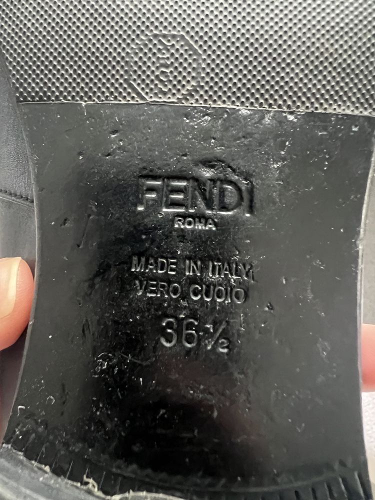 Лофери Fendi оригінал ,розмір 36