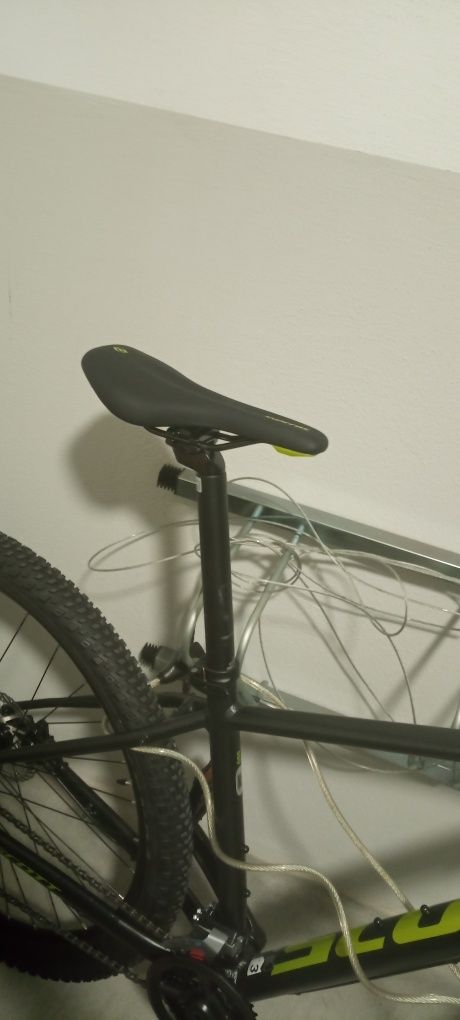 Bicicleta em excelente estado. Pouquíssimo usada