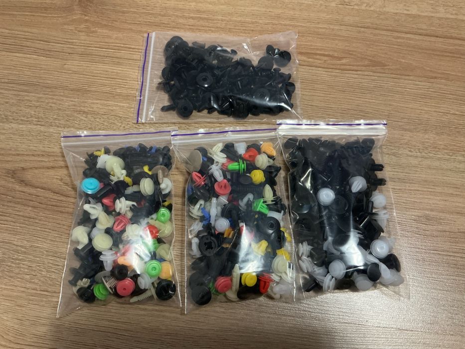 Продам кліпси автомобільні різних видів