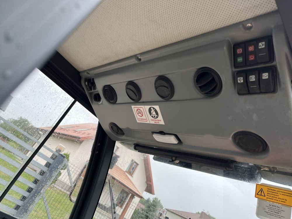 Hako 1200 nosnik narzedzi zamiatarka plugo piaskarka komunalna 4x4