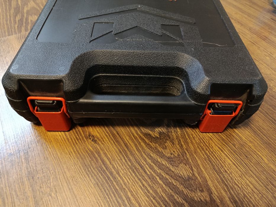 Шуруповерт акумуляторний