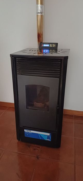 Salamandra / Recuperador a pellets com 3 tubos e aspirador