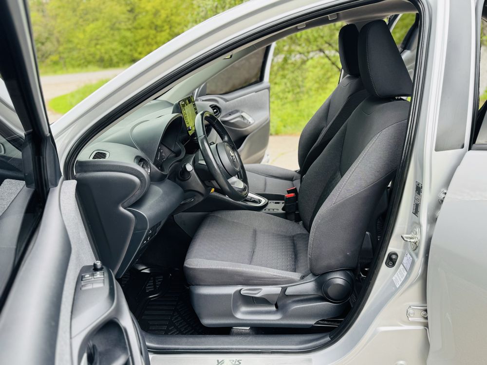 Toyota Yaris 1.5 Hybrid e-CVT Style 2023 рік Official