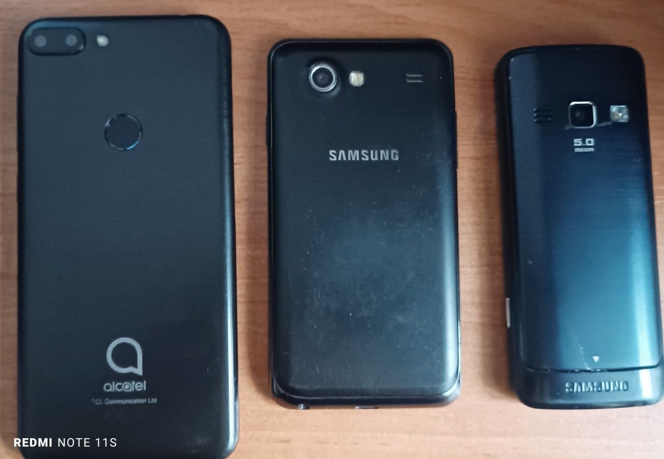 Telefony Samsung i Alcatel 3 sztuki