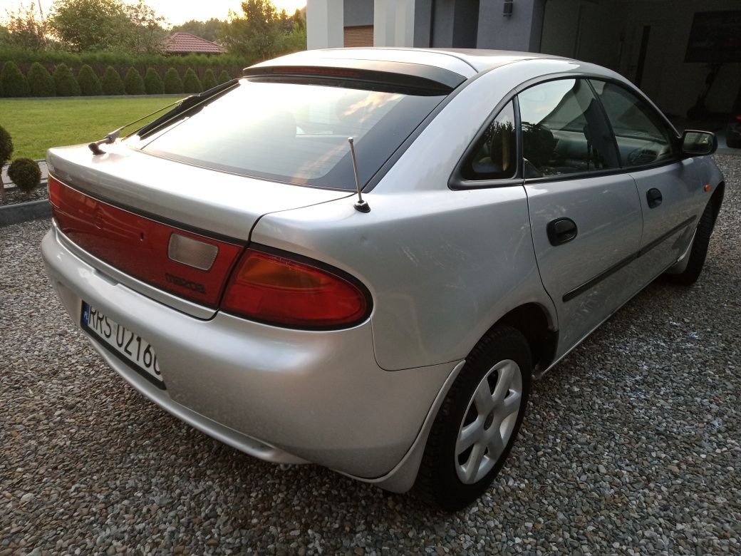 Mazda 323f z klimatyzacją