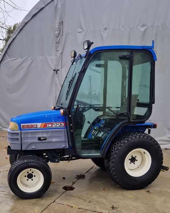 Iseki TM 223 z kabiną napęd 4x4