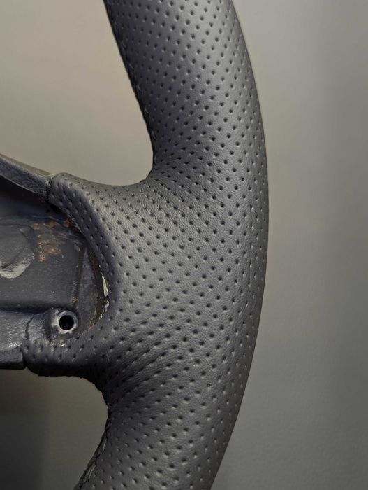 Kierownica Alfa Romeo 159 świeżo obszyta