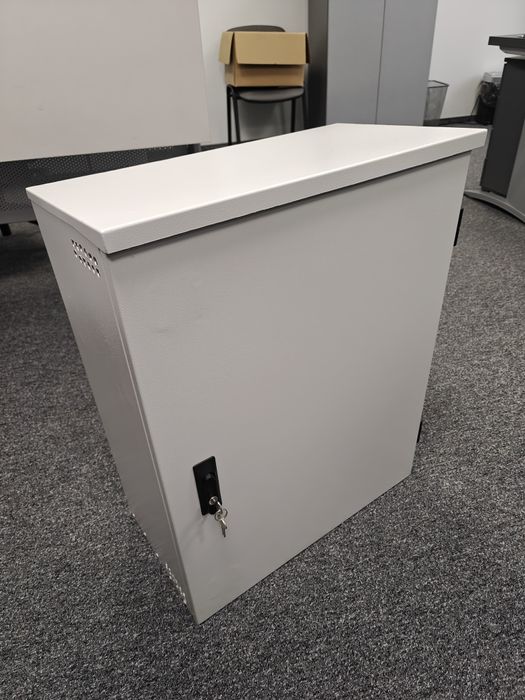 Szafa rack serwerowa 5u wisząca duża 75 cm niezniszczona