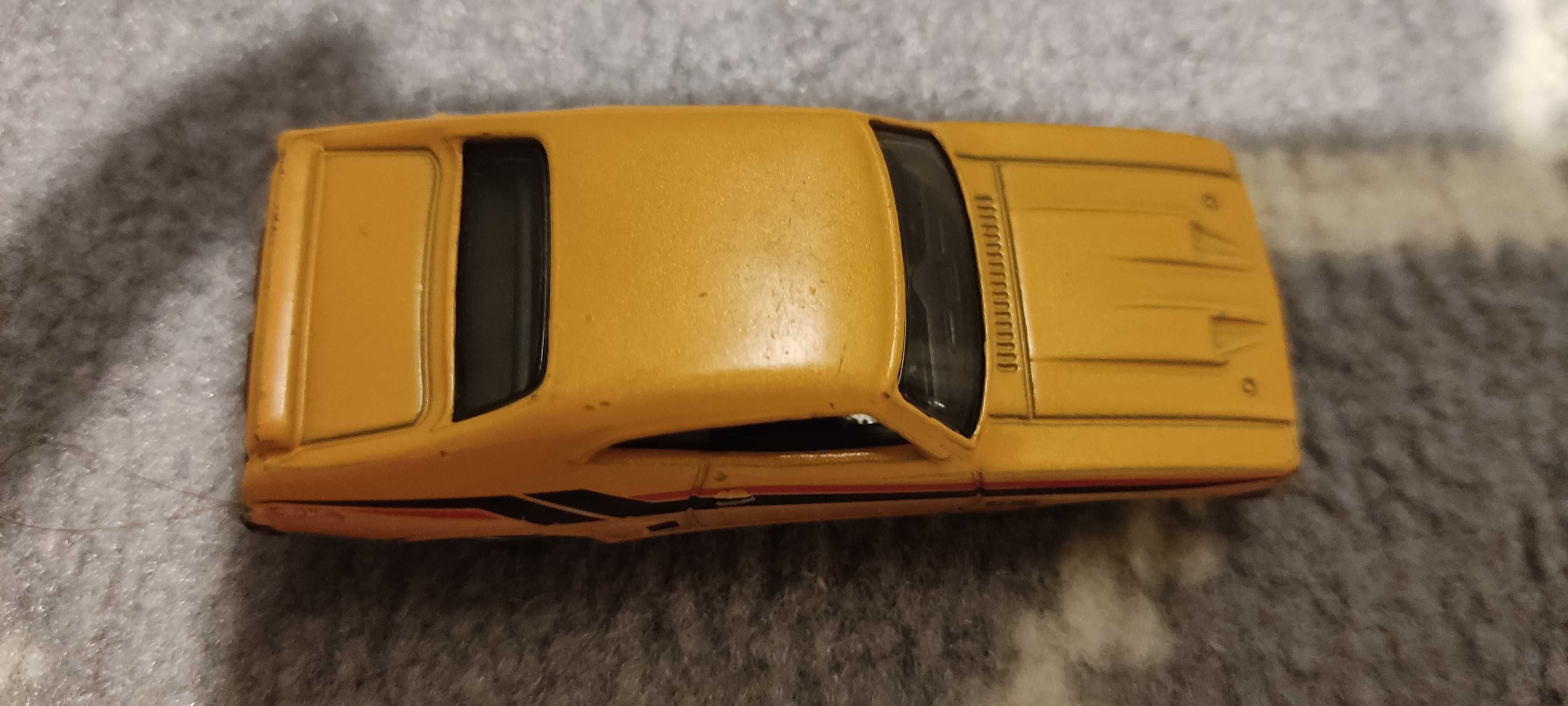 Hot Wheels HW Showroom '73 Ford Falcon XB - Yellow