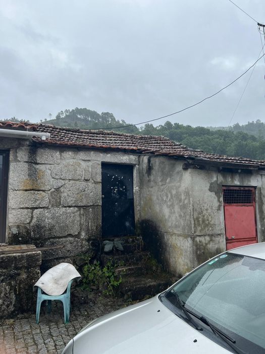 Moradia para restauro total