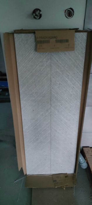 Porcelanosa spiga prada