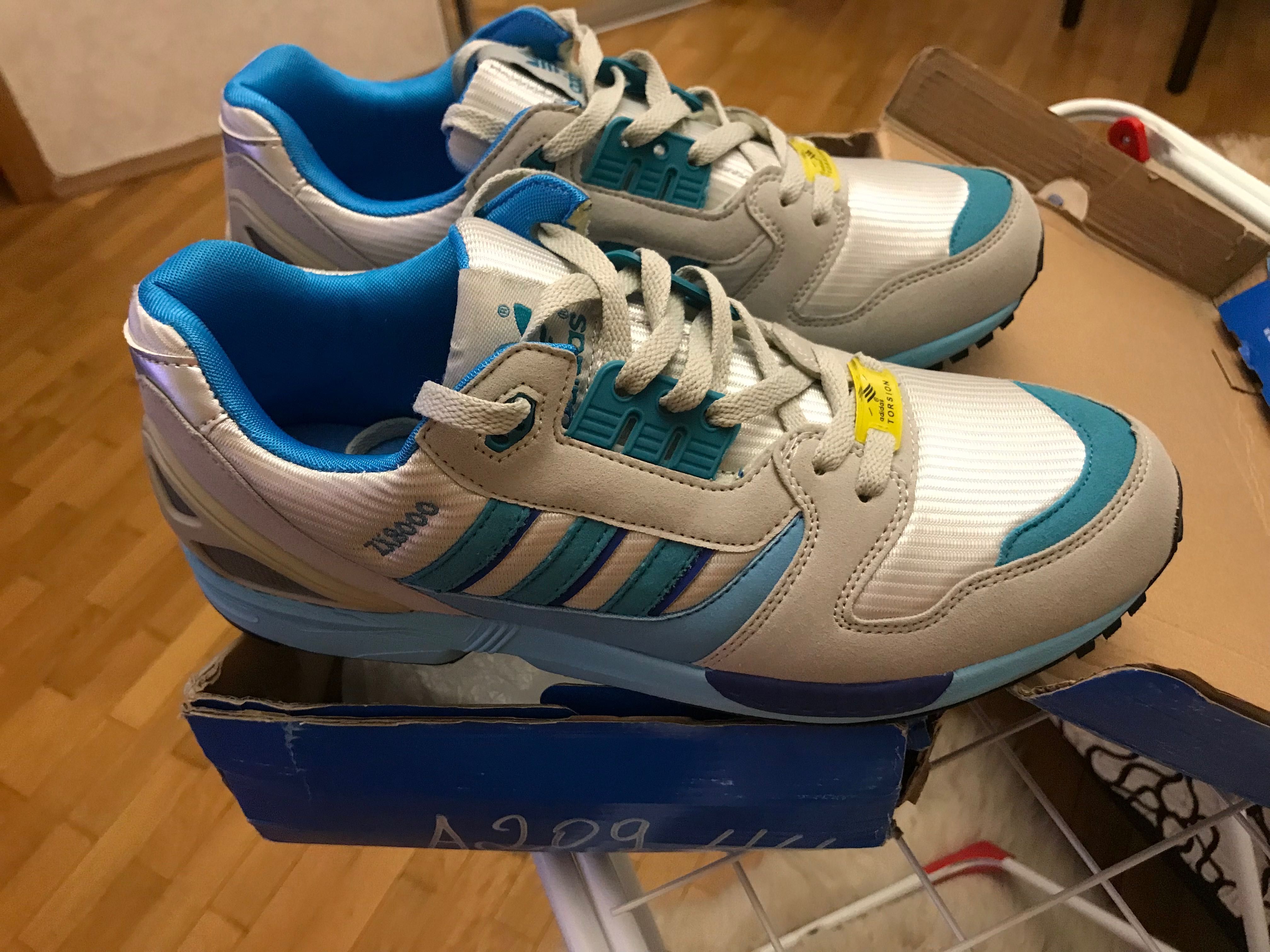 Продам чудову модель,кросівки/кроссовки Adidas ZX 8000,torsion.