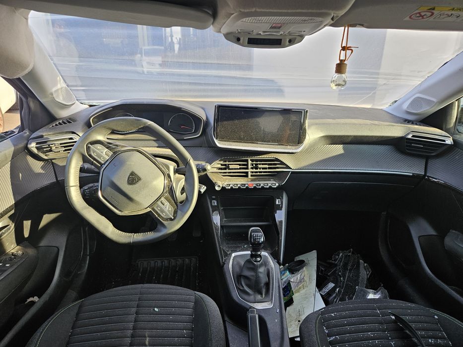 Peugeot 208 II Active PureTech 1.2 THP 130CV de 2023 para peças