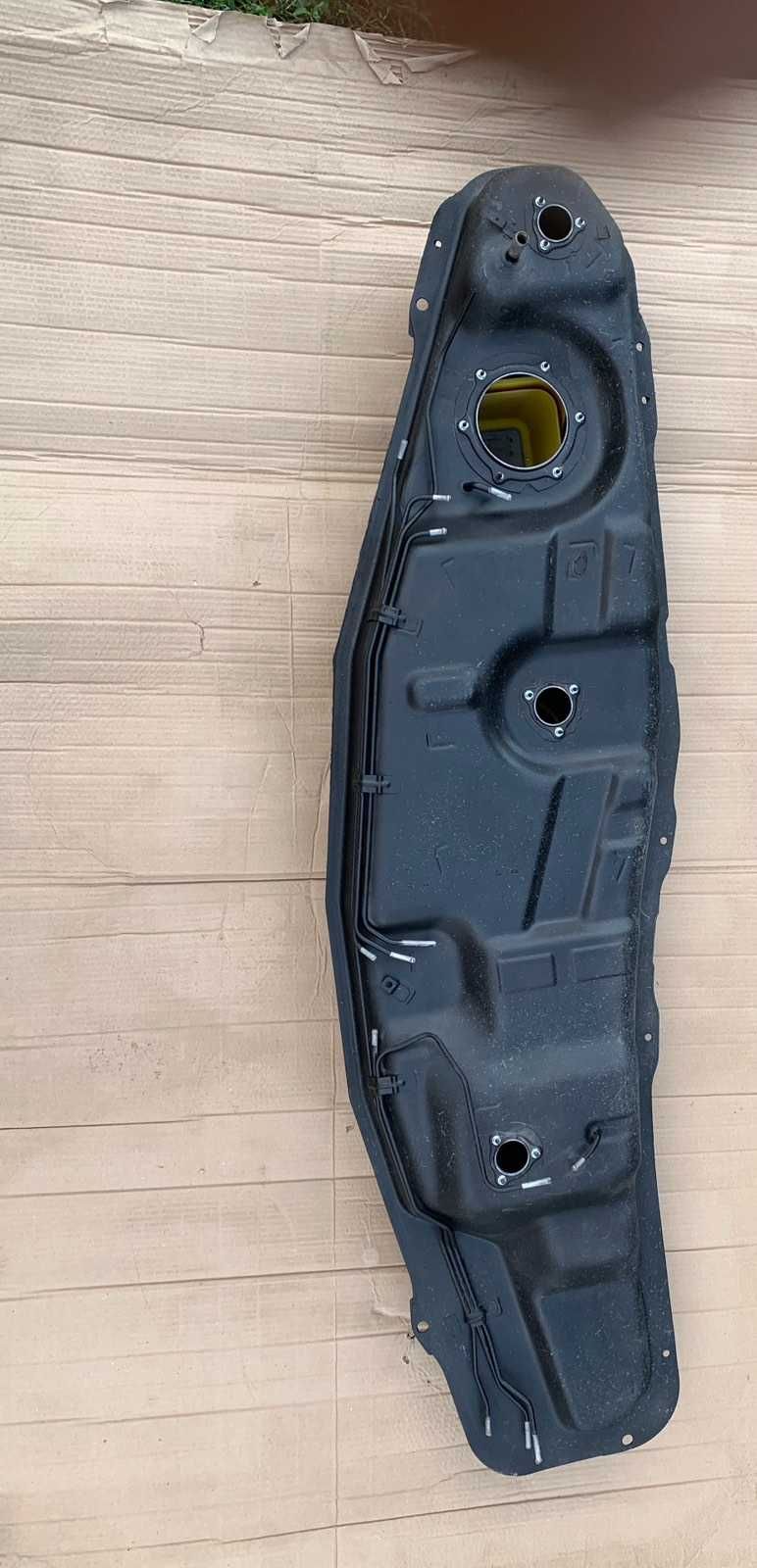 NOWY PLASTiK Zbiornik paliwa bak Mitsubishi Pajero Wagon 5 ta 3 drzwi