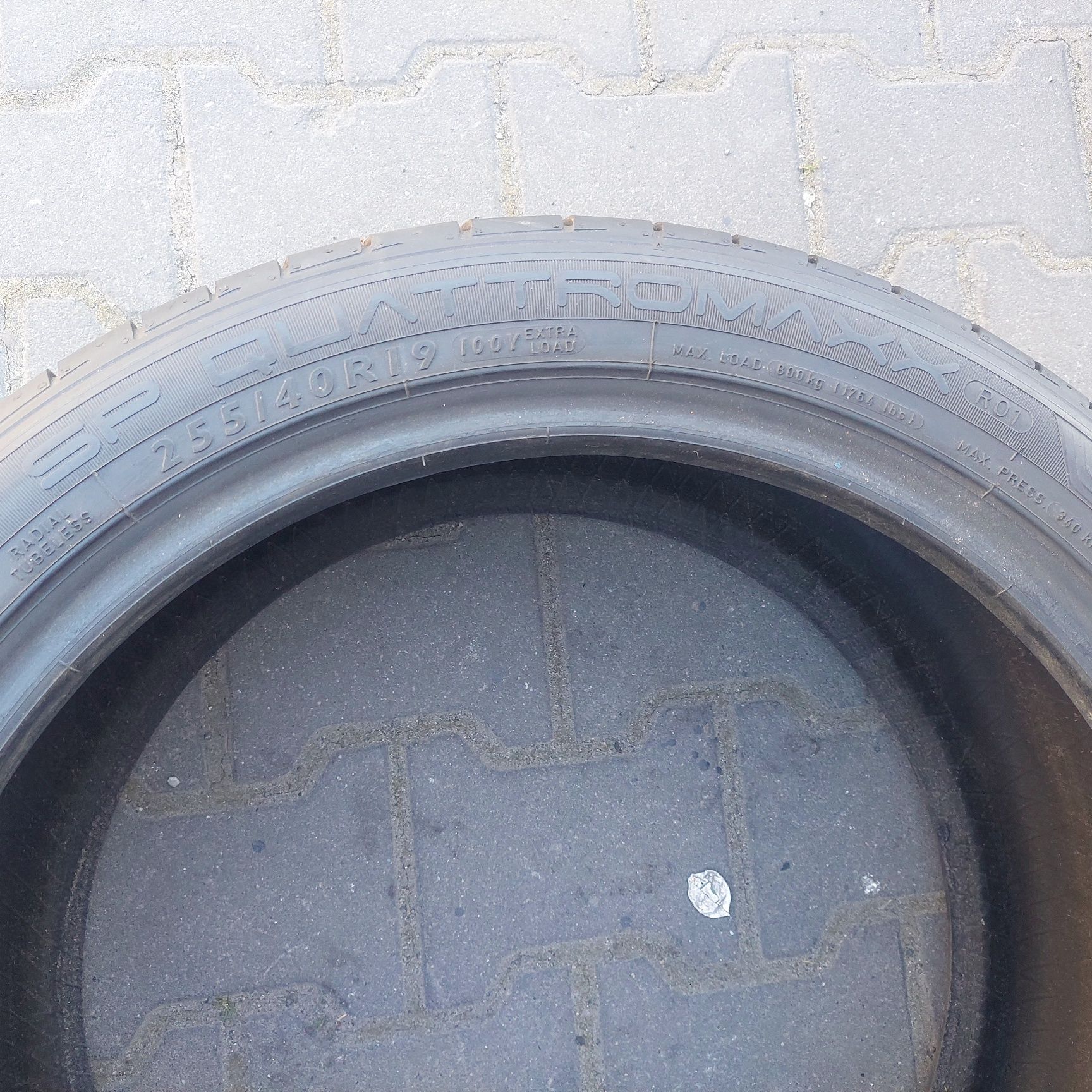 Opona letnia Dunlop 255 40 R19