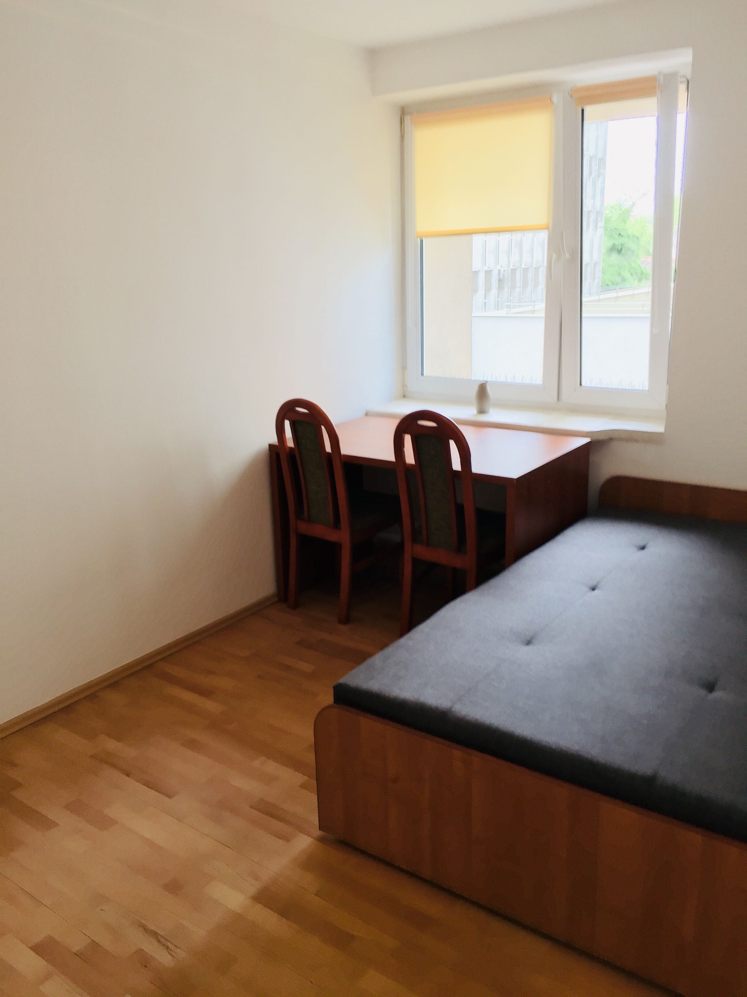 Duży Pokój w Centrum | Świętokrzyska | Room For Rent