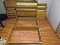 Cama solteiro + 2 mesinhas