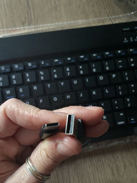 Клавіатура Bluetooth чорна