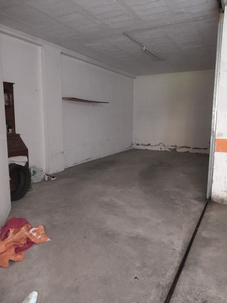 Aluga se garagem
