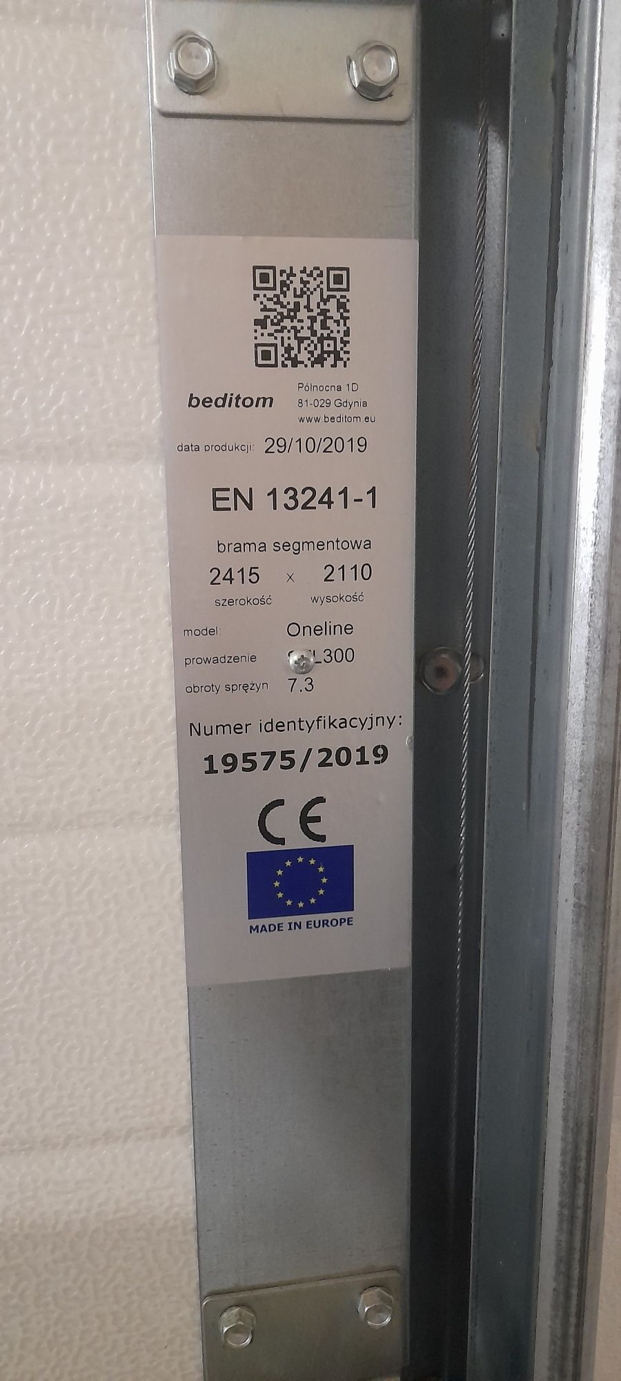Brama segmentowa garazowa oknoplast beditom