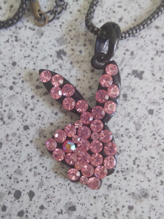 Króliczek playboya:) naszyjnik