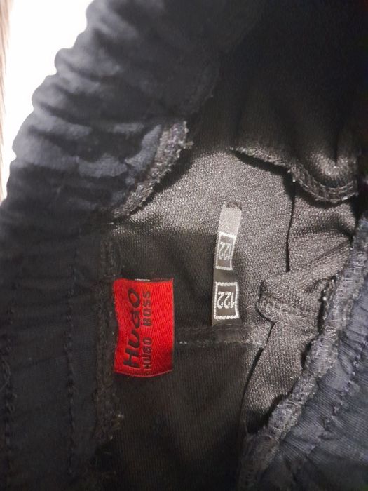 Sprzedam dres 122 cm Hugo Boss