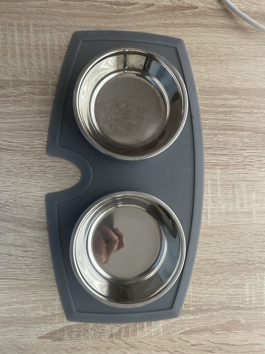 Comedouro duplo com bandeja de silicone