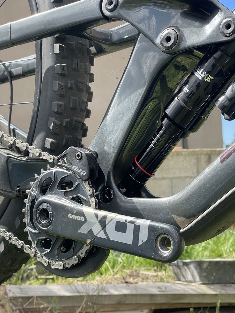 TREK slash 9.9 2021
