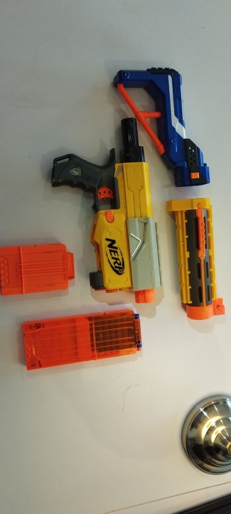 Vendo 3 Nerfs (Pistola, Metrelhadora e Sniper)!
