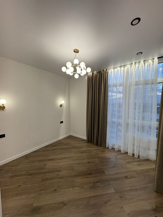 Продаж квартири 60Перлина на Краснова, 2кімнати, балкон