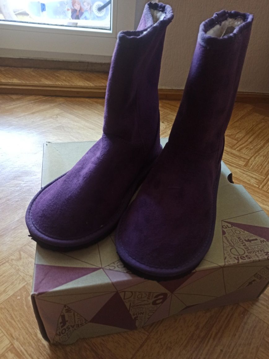 Nowe buty zimowe emu