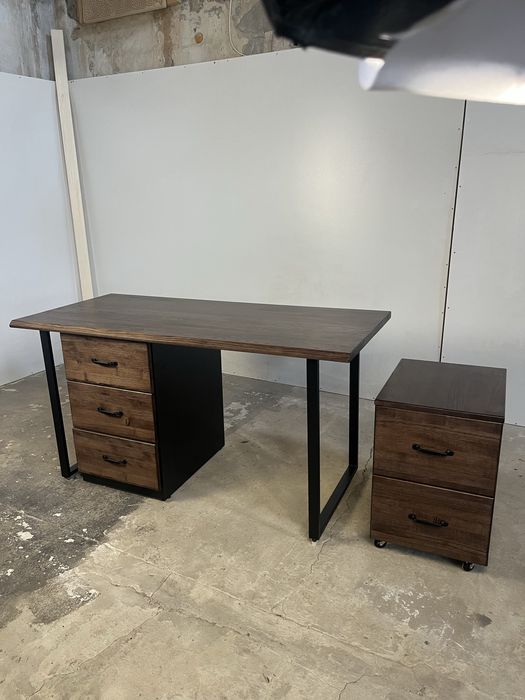 Столи від виробника з дерева