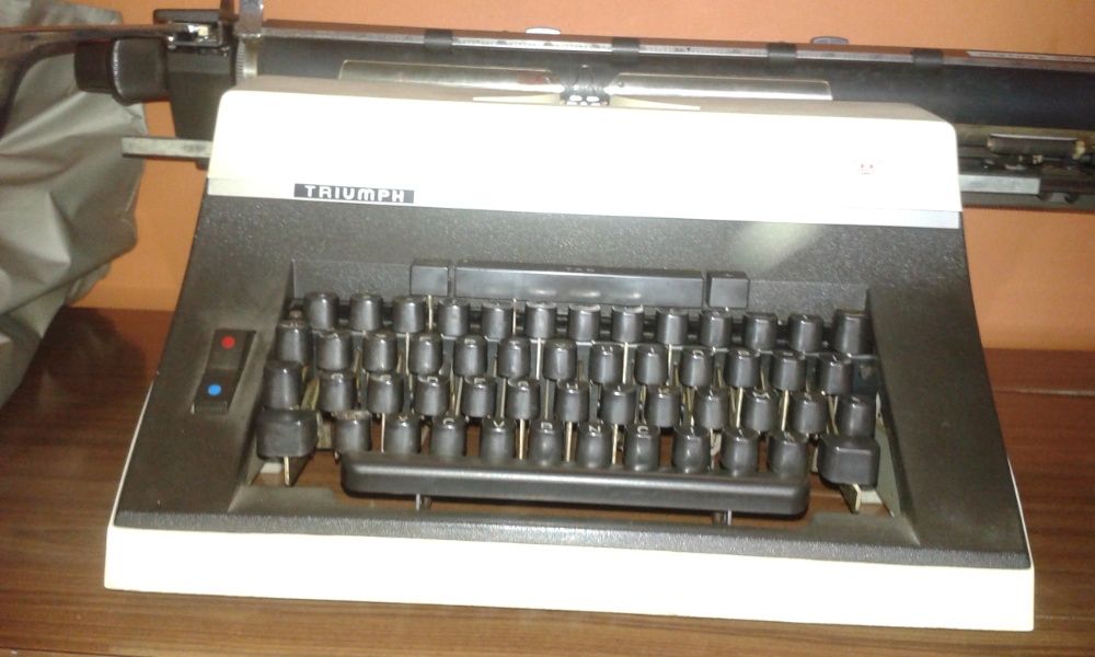 Maquina de escrever triumph matura 300