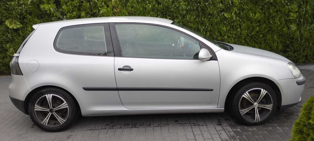 Sprzedam Volkswagen Golf 5 1.4benzyna