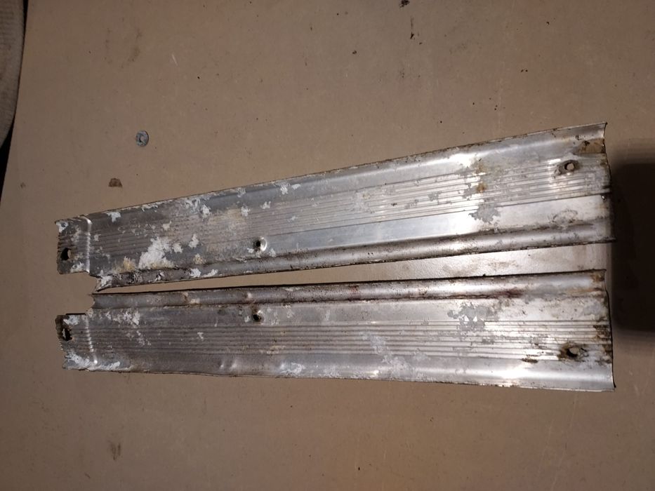 Listwy progowe aluminiowe fiat 125p
