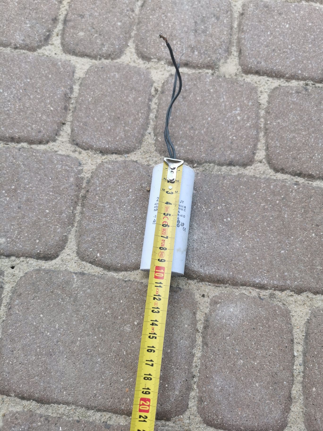 Kondensator 25 mikro farad