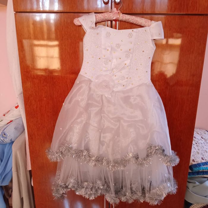 Платья на девочку р 30-32